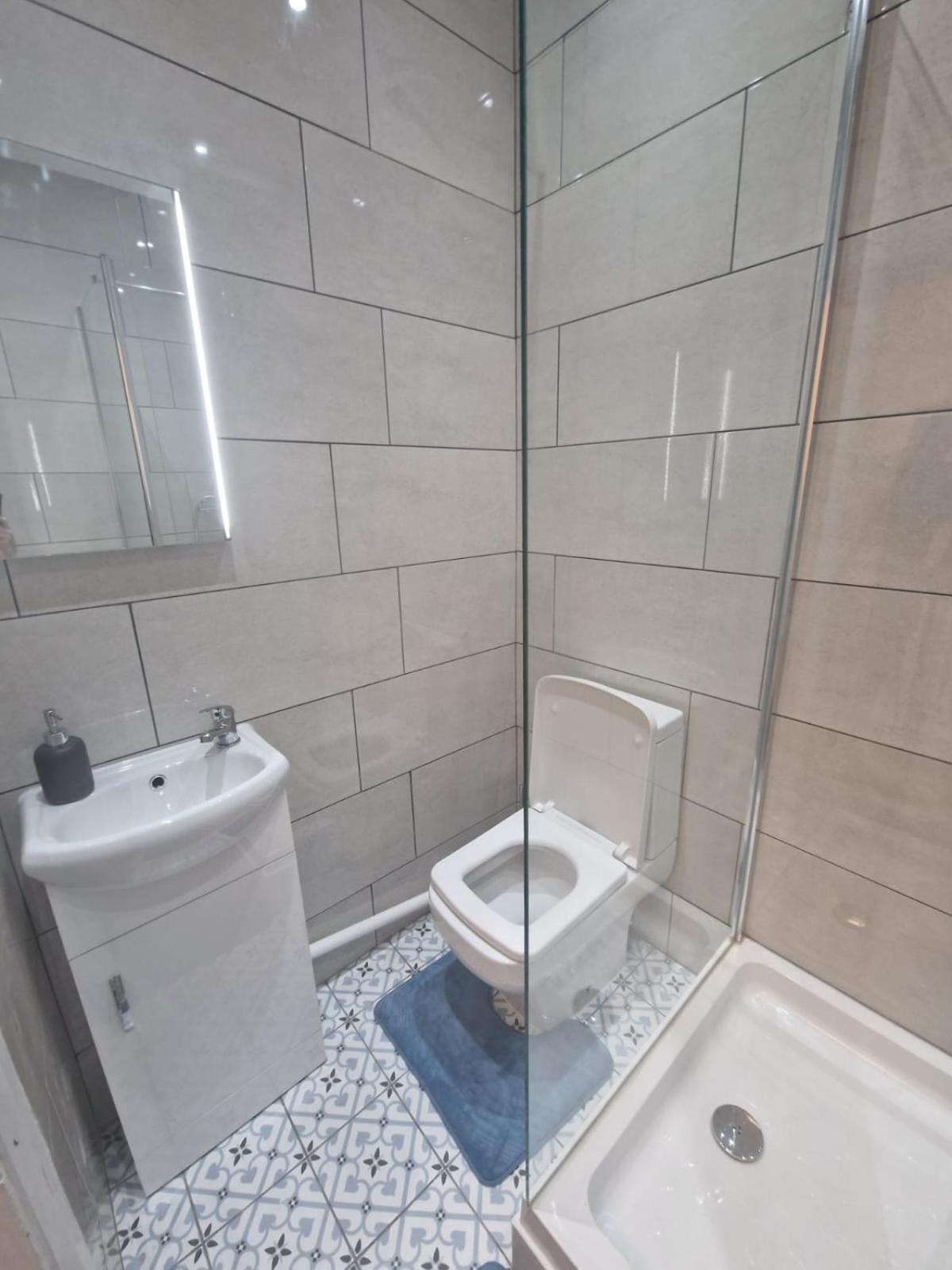 Large Digbeth Double Room Shared Bathroom Birmingham Eksteriør billede